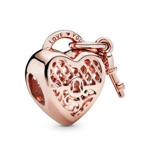 Pandora Rose™ Pattern of Love Dangle Charm
Rose Gold Plated.
925 Sterling Silver